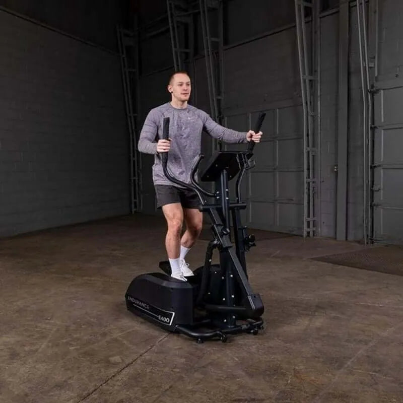 Body-Solid Endurance Center Drive Elliptical E400 - Man on E400