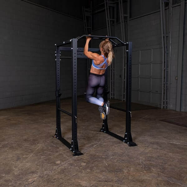 Body-Solid GPR400 Power Rack - Woman using the product pull up position