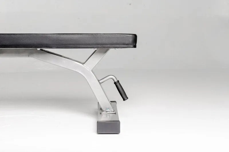 Troy Flat Bench - view of steel gauge