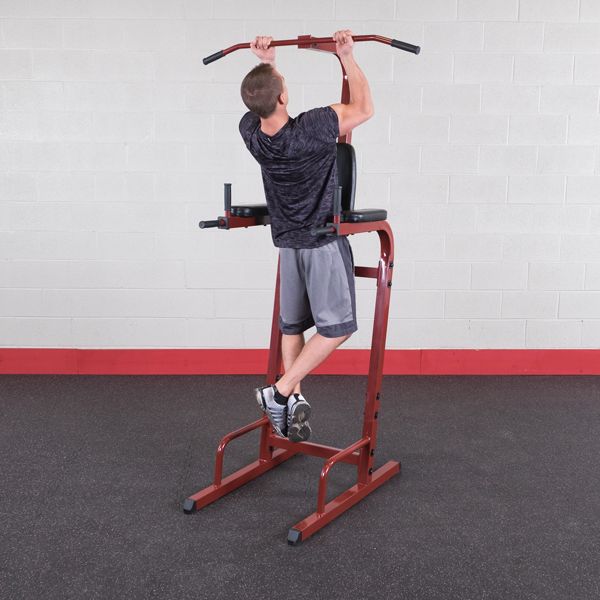 Best Fitness BFVK10 Vertical Knee Raise - man pull up position