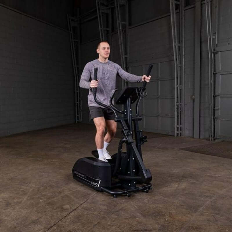 Body-Solid Endurance Center Drive Elliptical E400 - Man on E400